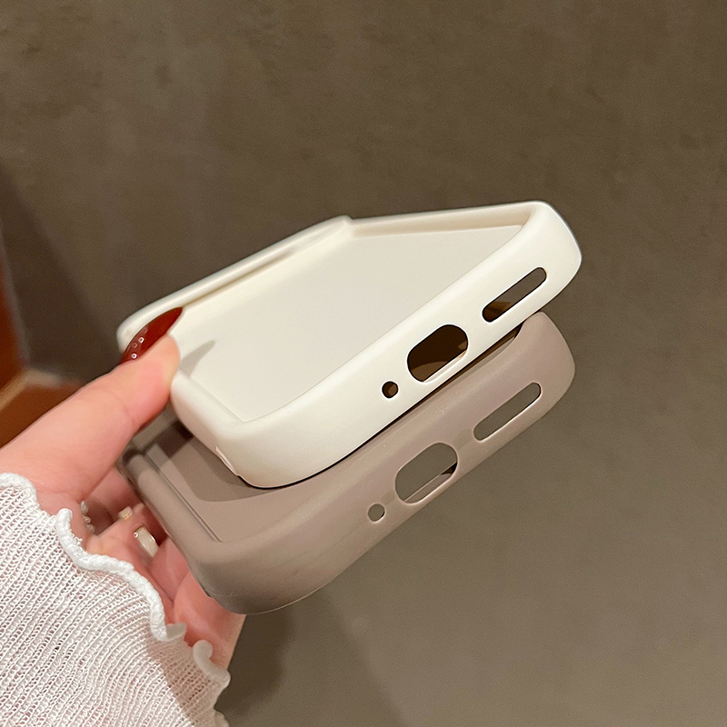 غطاء هاتف من السيليكون الناعم  - مراجعة Google Pixel 8A وسعره