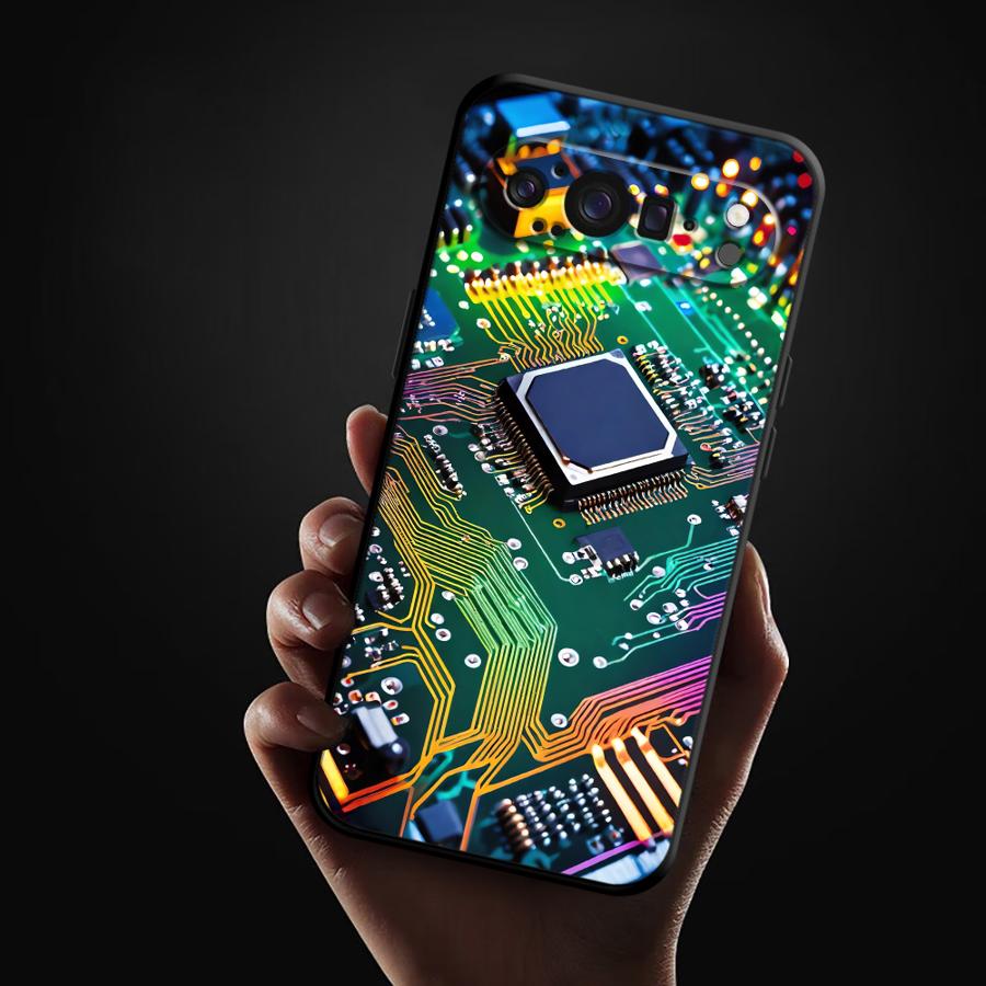 غطاء هاتف بتصميم لوحة دوائر كه - مراجعة Google Pixel 8A وسعره